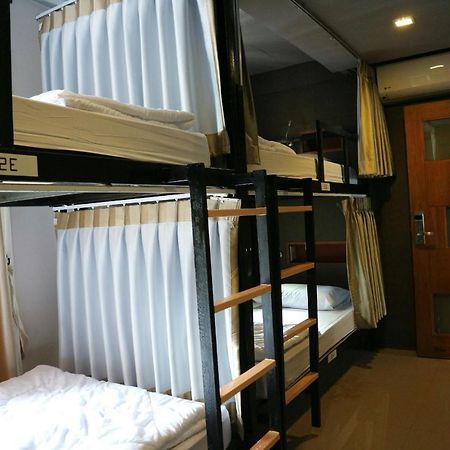 The Campus Hostel Bangkok Exterior photo
