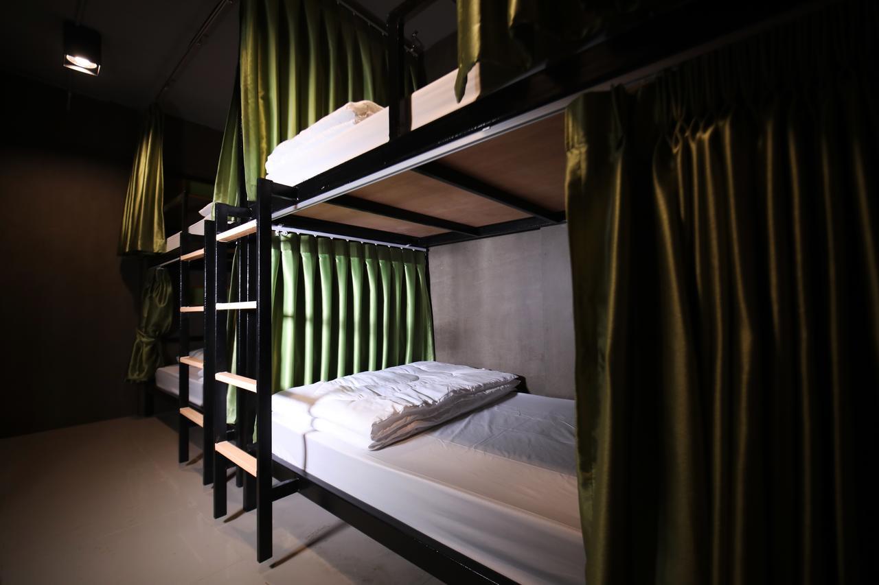 The Campus Hostel Bangkok Exterior photo
