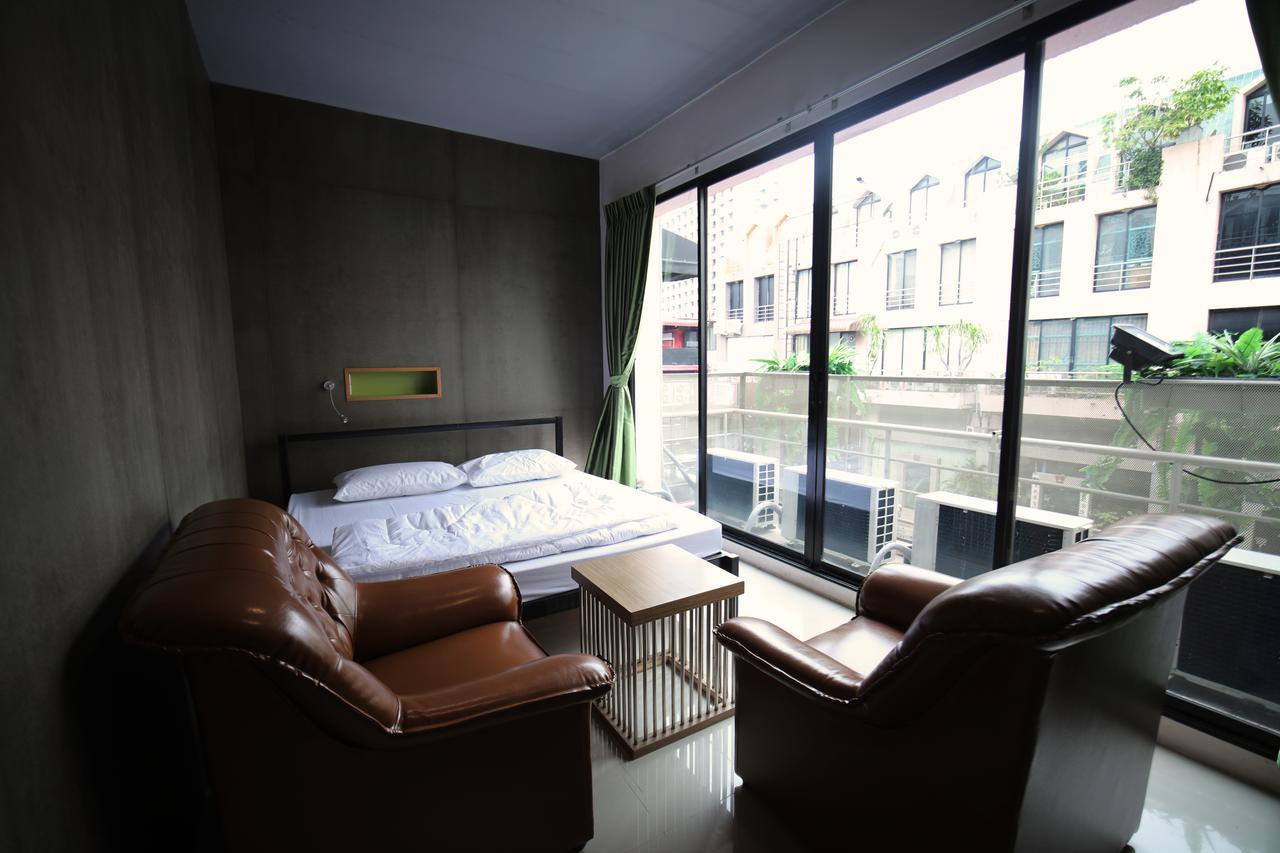 The Campus Hostel Bangkok Exterior photo
