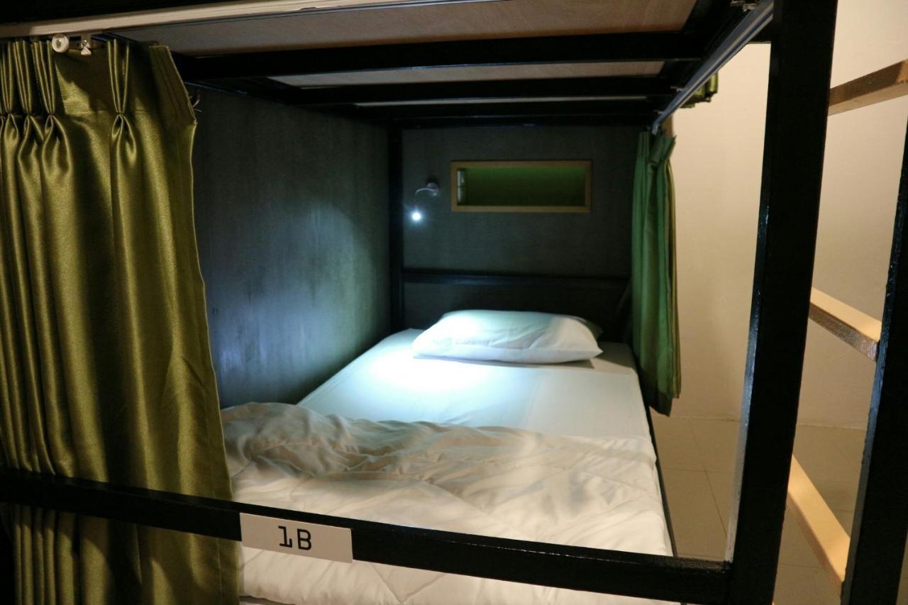 The Campus Hostel Bangkok Exterior photo